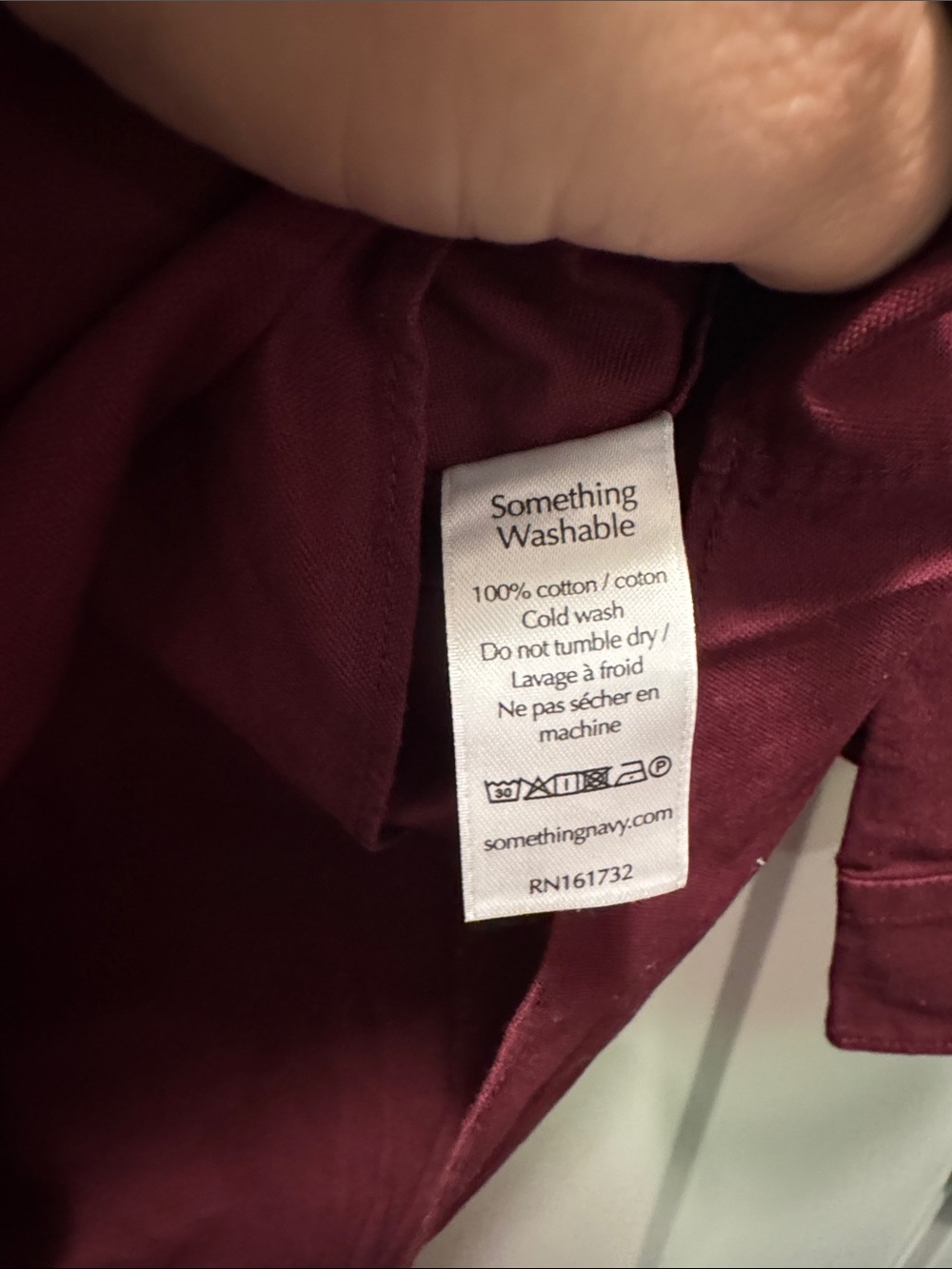 🆕 Something Navy Women’s Oversized Long-Sleeve Button-Down Burgundy Shirt M NWT🔥 - Picture 4 of 4